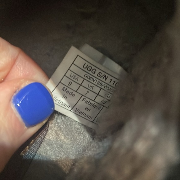 Ugg Classic Shearling Suede Slipper - Picture 5 of 11